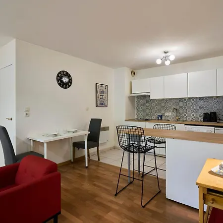 Near Train Station With Parking Lille